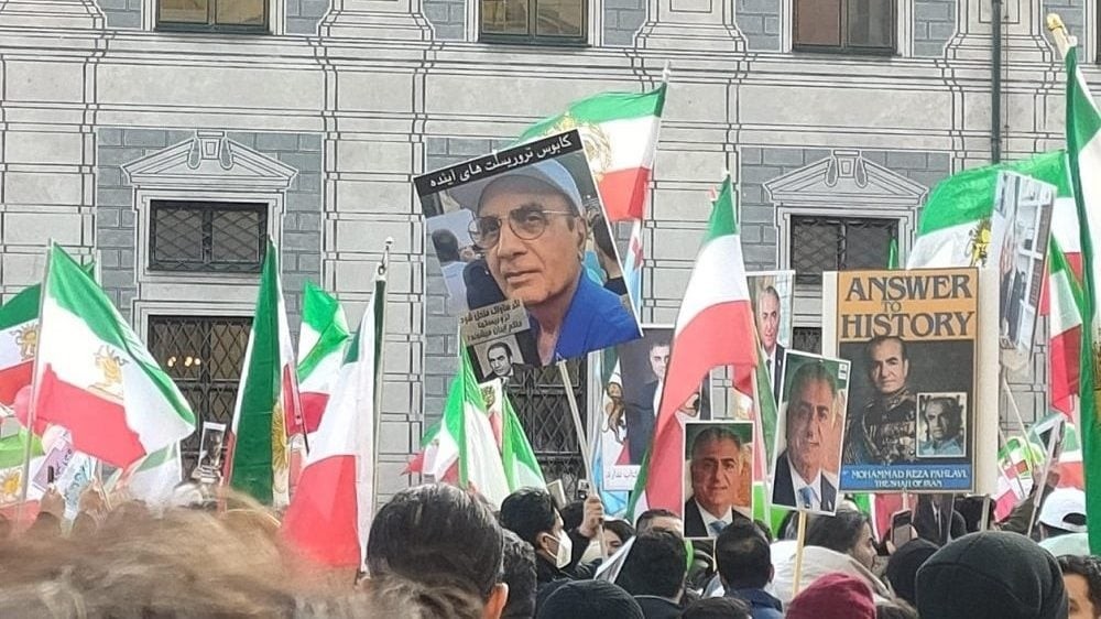 Ehemaliger SAVAK-Chef Parviz Sabeti in den USA wegen brutaler Folter unter dem Schah-Regime angeklagt