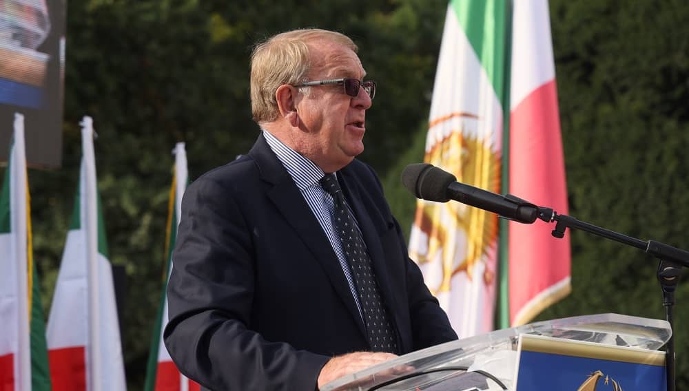 Struan Stevenson: Zerwürfnisse in der Monarchiebewegung von Reza Pahlavi
