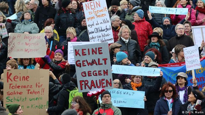 پناهجویان محکوم به بیش از یکسال زندان ، از آلمان اخراج می شوند