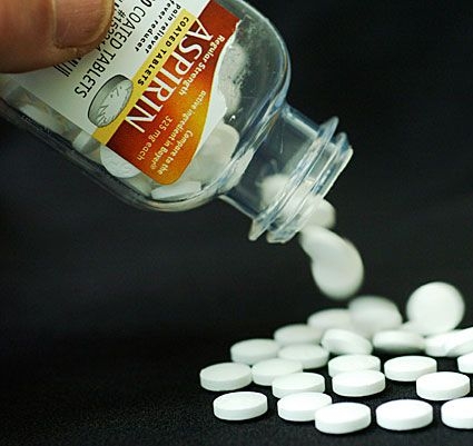 كاهش خطر حمله قلبي   با مصرف روزانه آسپيرين