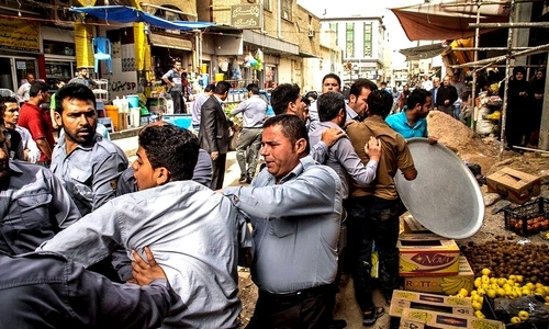اعتراض گسترده دستفروشان اهوازي
