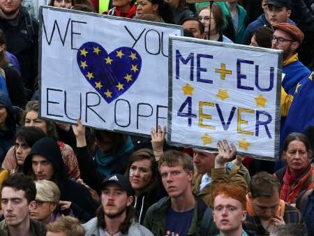 راهپيمايي بزرگ در قلب لندن عليه خروج انگلستان از اتحاديه اروپا