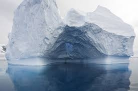 جزيره عظيم شناور يخي