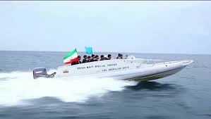 شليك امريكاييها به قايقهاي پاسداران در تنگه هرمز