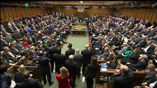 موضعگيري معاون وزيرخارجه انگليس عليه نقض حقوق بشر و جيغ بنفش آخوندها