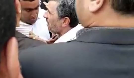 جلوگيري از ورود احمدي نژاد به حرم امام رضا