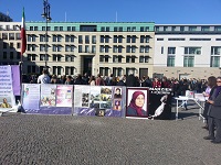 گرامیداشت روز جهانی زن ـ میدان براندنبورگ برلین