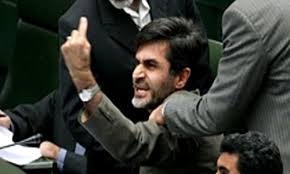 بترسید از آن روزی که مردم بفهمند در باطن و ذات شما چیست