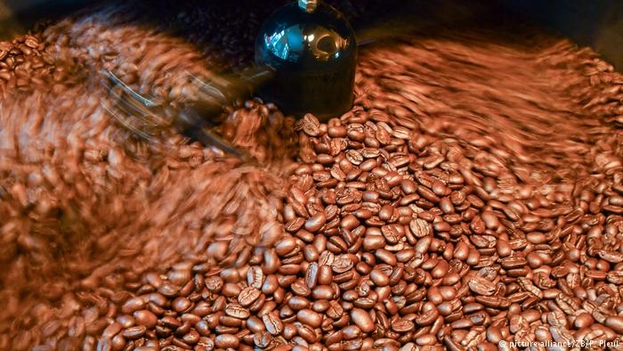 کاهش بهای نفت، عامل تنزل قیمت مواد خام دیگر