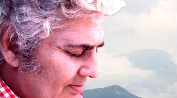 احمد شاملو ، شاعر بامداد عشق و آزادی