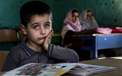 Iran: 50% der Schüler bricht wegen wirtschaftlicher Schwierigkeiten den Schulbesuch ab
