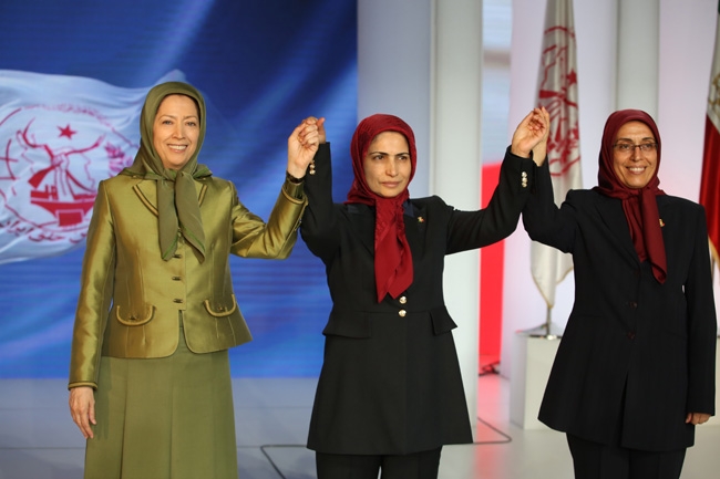 انتخاب خواهر مجاهد زهرا مريخي به عنوان مسئول اول در اجتماع بزرگ مجاهدين خلق ايران به مناسبت پنجاه و دومين سالگرد تأسيس سازمان