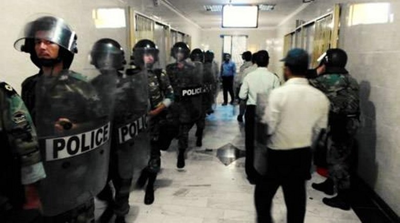 حملات وحشيانه گارد ضدشورش به بند 350 اوين