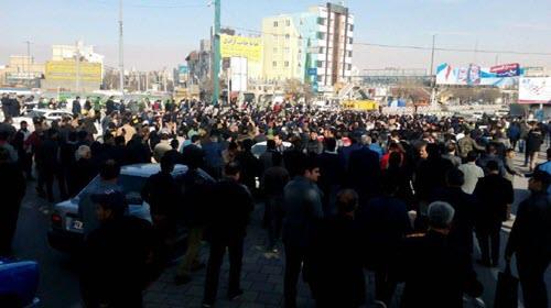 وجوه متمایز دو قیام خلق به جان آمده ایران