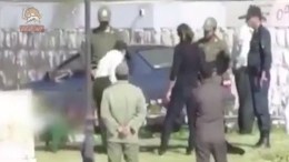 شلاق زدن یک زندانی در ملاءعام در بوشهر