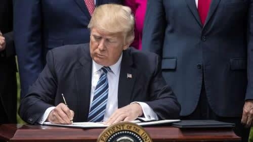 ترامپ : حکومت آخوندی حکومت شماره یک تروریستی درجهان