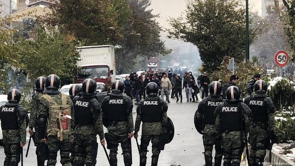 جنایات ولی فقیه : بیش از ۲۰۰ نفر در اعتراض‌های ایران کشته شده‌اند