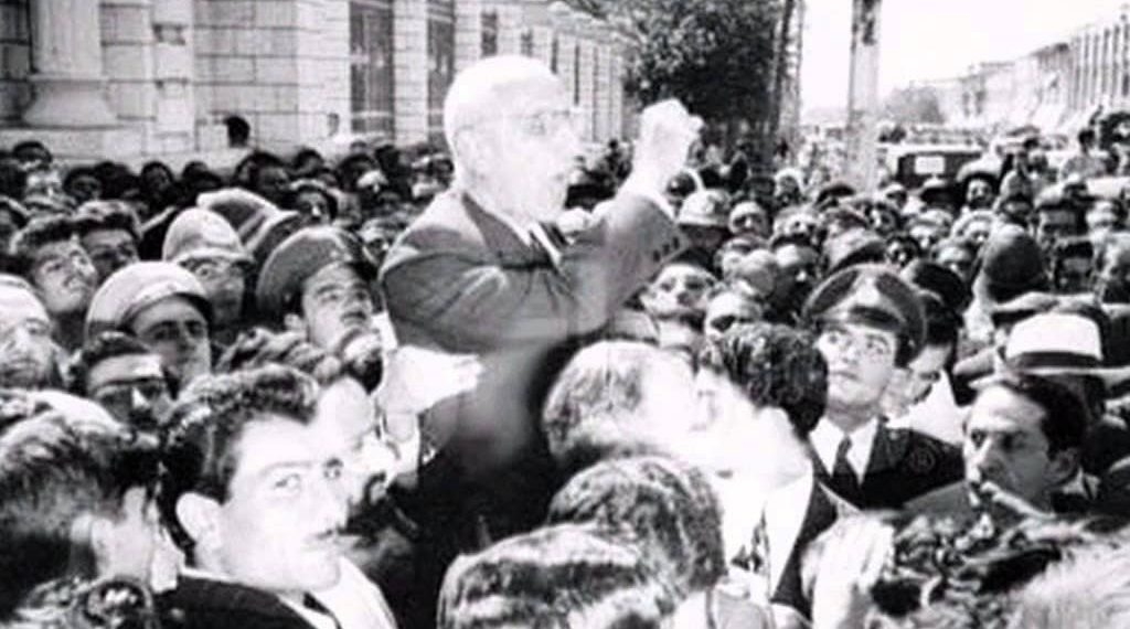 ۱۴  اسفند سالروز درگذشت دکتر محمد مصدق پیشوای نهضت ضد استعماری مردم ایران