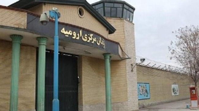 هجوم گارد ویژه به بند سیاسی زندان ارومیه و اعتصاب ٤٥ زندانیان سیاسی