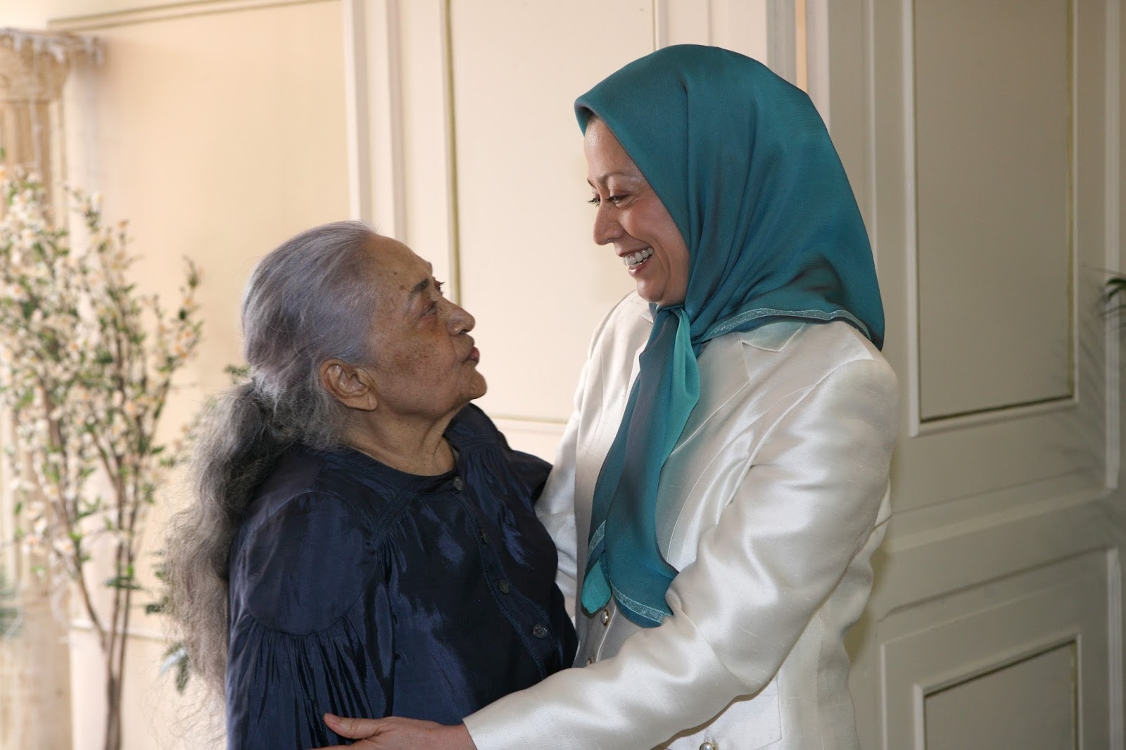 یادی از مرضیه غزلخوان و داستان زندگی پرشکوه او از زبان خودش.