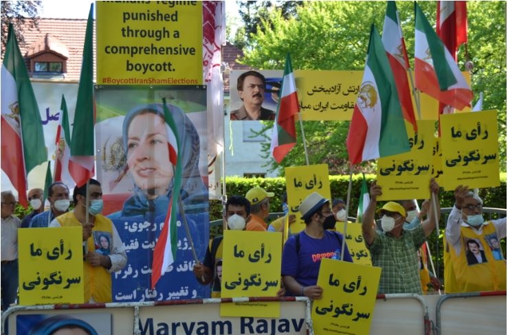 برلین ـ تظاهرات جامعه ایرانیان در تبعید علیه نمایش انتخابات در مقابل مرکز جاسوسی خامنه‌ای ـ رئیسی