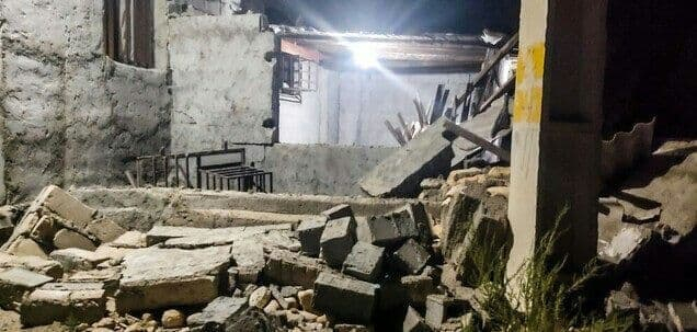 استمداد مردم روستای زلزله زده کووه سیاهو؛ تخریب خانه ها بیش از ۷۰درصد است