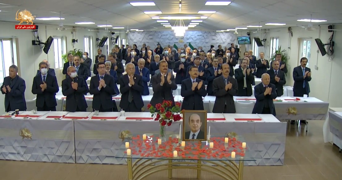 Dr. Manuchehr Hezarkhani 1