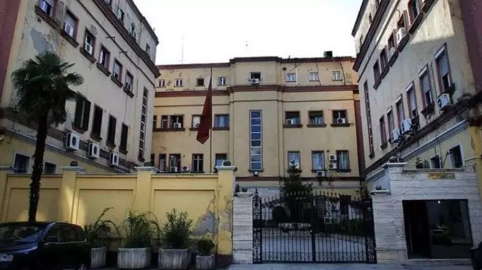 اخراج یک مأمور وزارت اطلاعات با حکم رسمی وزارت کشور آلبانی