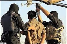 اعدام قرون وسطايي ۳ زنداني در زندان مركزي بندر عباس