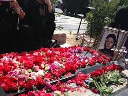 گزارشي  از مراسم  بر سر مزار ندا آقا سلطان در پنجمين سالگرد شهادت وي در قطعه 257