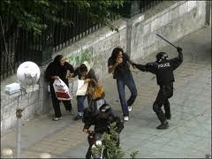 مشاور فرمانده سپاه: نيروي انتظامي در فتنه ۸۸ با غذا و نوشابه از بازداشت‌شدگان پذيرايي مي‌كرد