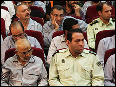 حتي احزاب خودي  اجازه فعاليت ندارند