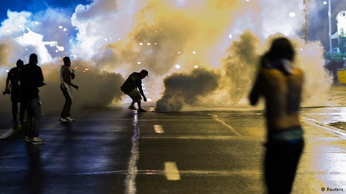 رفت‌وآمد شبانه در فرگوسن آمریکا ممنوع اعلام شد