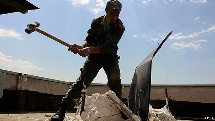 جمع‌آوری دوباره دیش‌های ماهواره توسط نیروی انتظامی در تهران