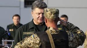 پوروشنكو: جدايي طلبان بيش از هزار اسير جنگي را تحويل كي يف دادند