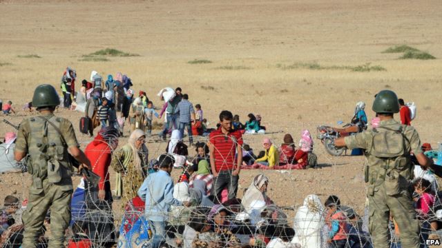 ده ها هزار پناهجوی کرد از سوریه وارد خاک ترکیه شده‌اند