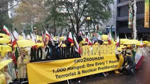 انعكاس صداي آمريكا از تظاهرات آمريكا و مصاحبه كوتاه با جان بولتون در تظاهرات