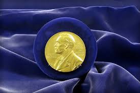 جايزه نوبل شيمي مشتركاً به دو دانشمند آمريكايي و يك دانشمند آلماني تعلق گرفت