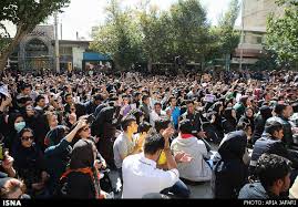 مردم ايران عليه افزايش حملات اوباش با اسيد به زنان، تظاهرات مي‌كنند