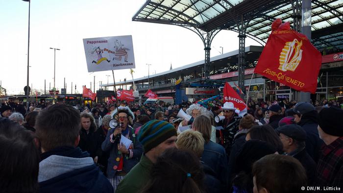 تظاهرات ۱۵ هزار نفره علیه خارجی‌ستیزی و نژادپرستی در کلن