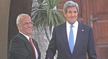 ملاقات بين مذاكراه ‌كننده عالي فلسطين صائب عريقات و وزير خارجه آمريكا جان كري