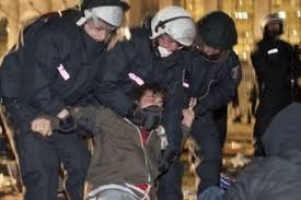 موجي از دستگيريها در سراسر اروپاي غربي موجب كشف تدريجي يك شبكه احتمالي از افراط گرايان مي‌شود