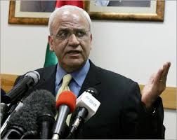 عريقات به «الشرق الأوسط»: يا اسرائيل مسئوليتهايش را به عهده ميگيرد و يا استقلال