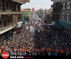 هزاران نفر در پايتخت يمن عليه شبه نظاميان حوثي تظاهرات ميكنند