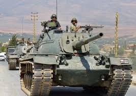 پنج سرباز لبناني در درگيري‌هايي با شبه نظاميان در نزديكي سوريه كشته شدند