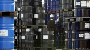 احتمال کاهش نرخ نفت به بشکه‌ای ۳۰ دلار