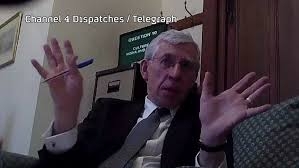 افشاي «كسب و كار» جك استراو و تعليق او در حزب كارگر