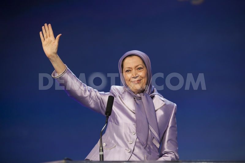 رئيس جمهوري كه ملاها از او ميترسند