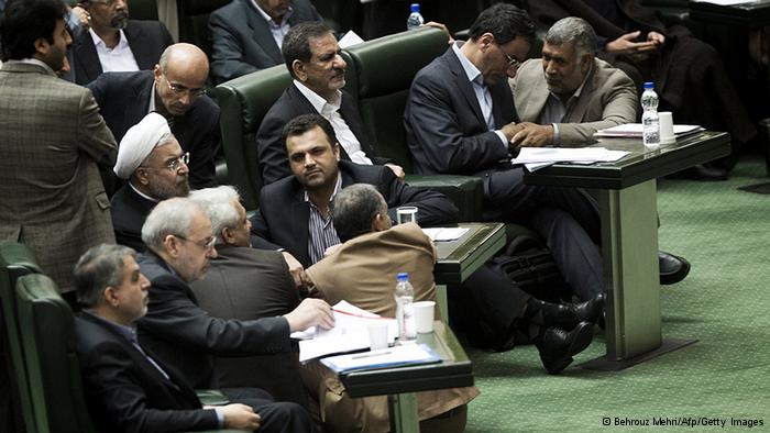 جبهه‌بندي بی‌سابقه نمایندگان مجلس در برابر دولت روحانی