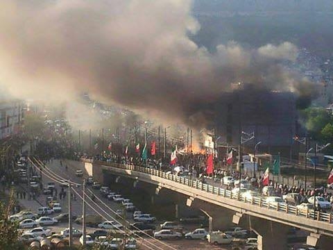 خيزش مردم مهاباد در اعتراض به جان باختن يك دختر جوان  در مقابله با تعرض يك مأمور اطلاعات